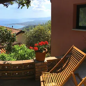 margots-house.sicilyhotelsitaly.net/