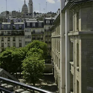 Le Montclair Montmartre By River Albergue