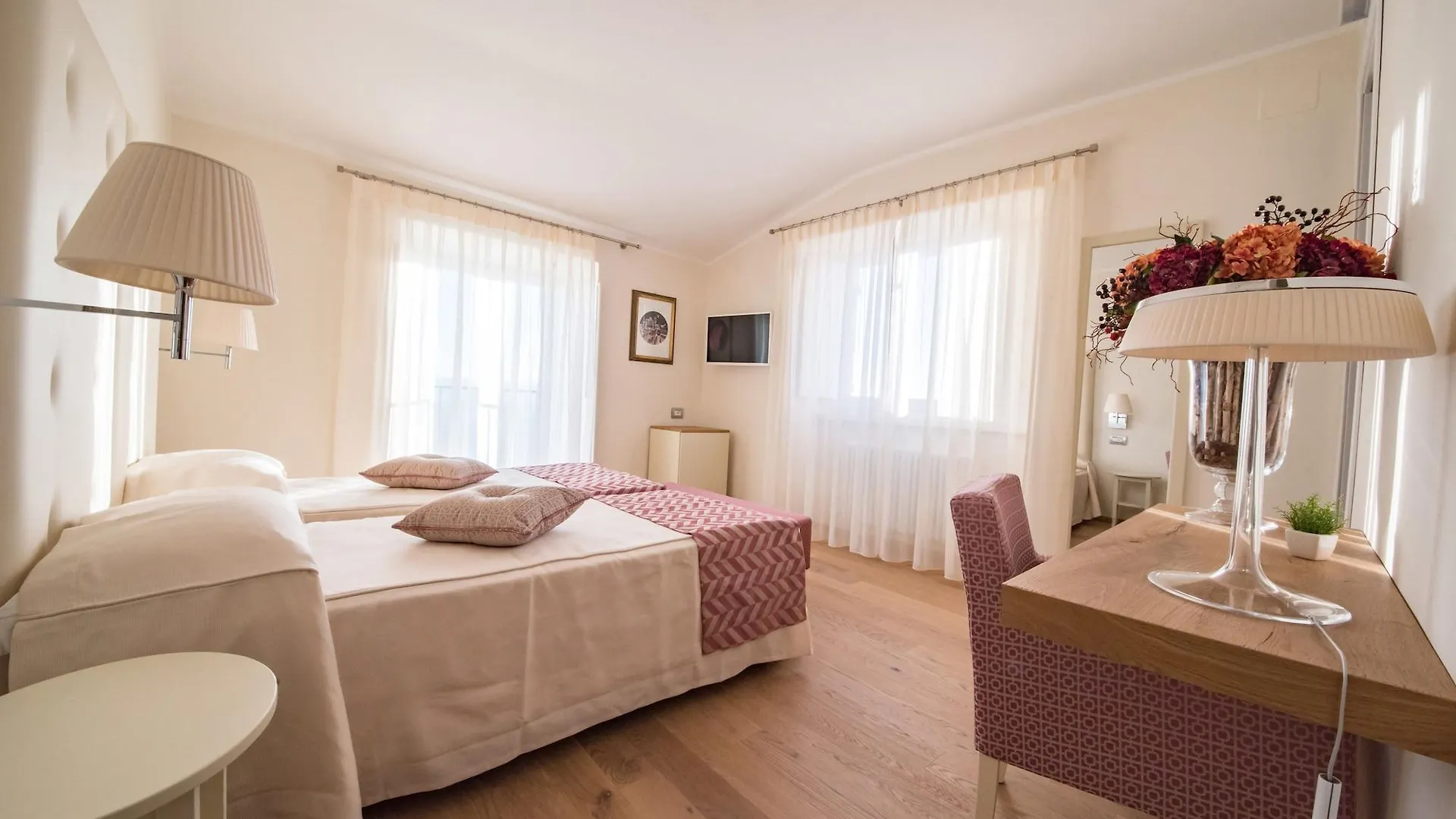 Hotel Il Palazzo Assisi 3*,  Italy